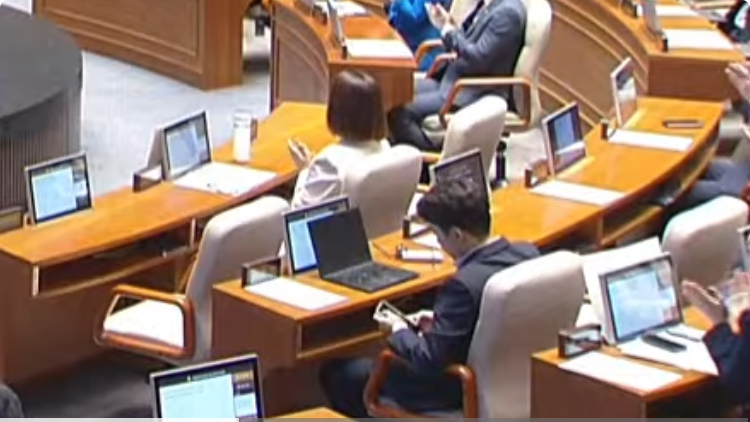 오늘자 대통령 시정연설 이준석 근황ㅋㅋㅋ5