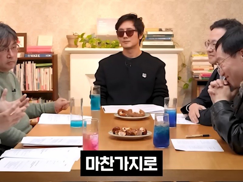 의외로 지구평평설과 다를 바 없다는 가설.jpg14