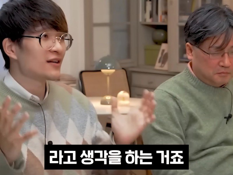 의외로 지구평평설과 다를 바 없다는 가설.jpg30