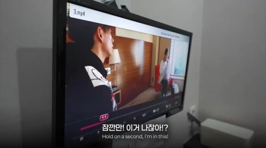 병원에 갔는데 병원장이 내 섹스 비디오를 가지고있다4