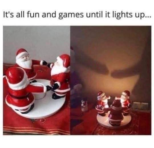 산타들이 손잡고 있는 촛불장식1