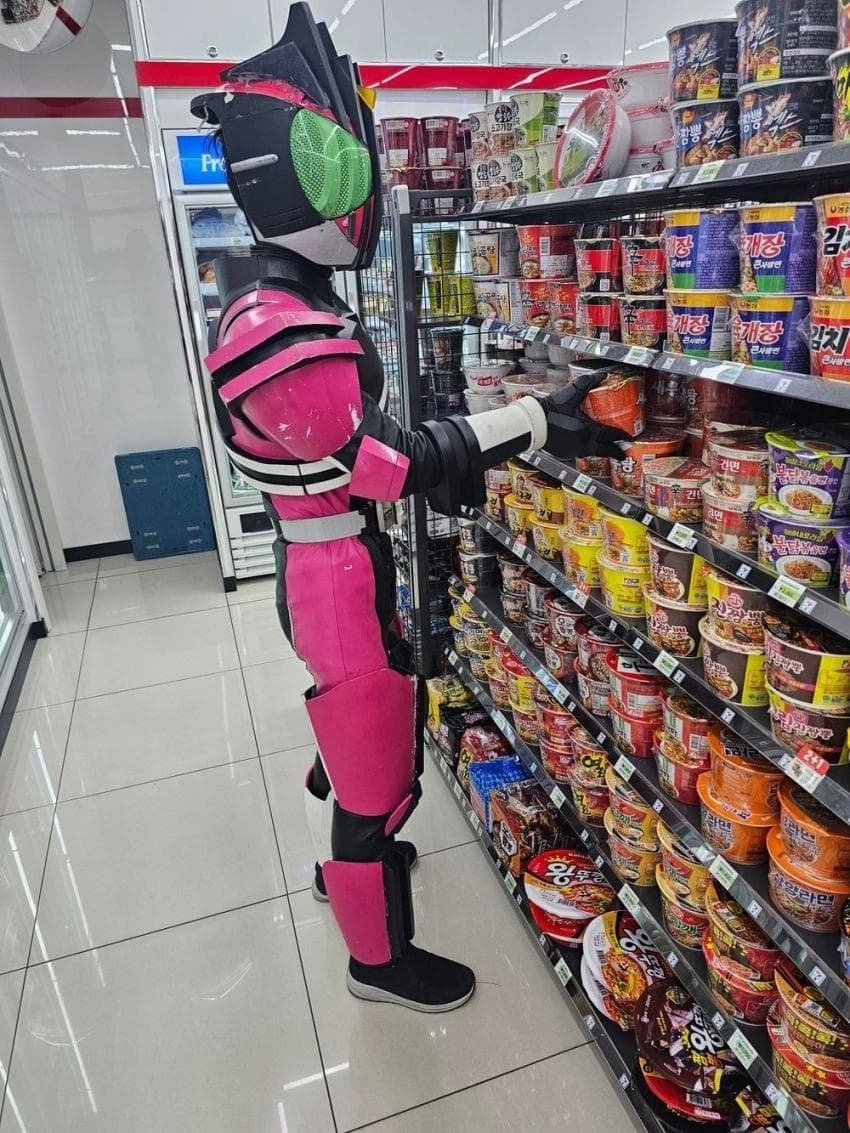 요새 편의점에 컵라면 사러가면2