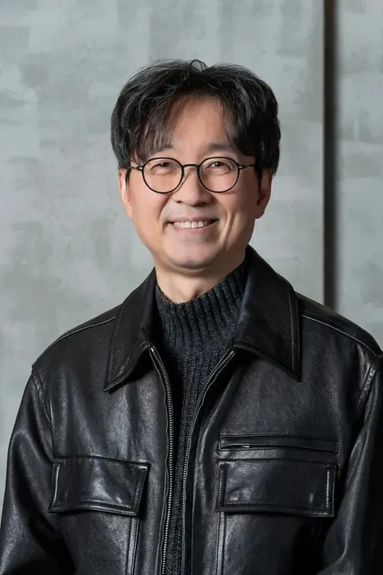 한국 역대 매출액 1위를 찍어버린 감독.jpg2