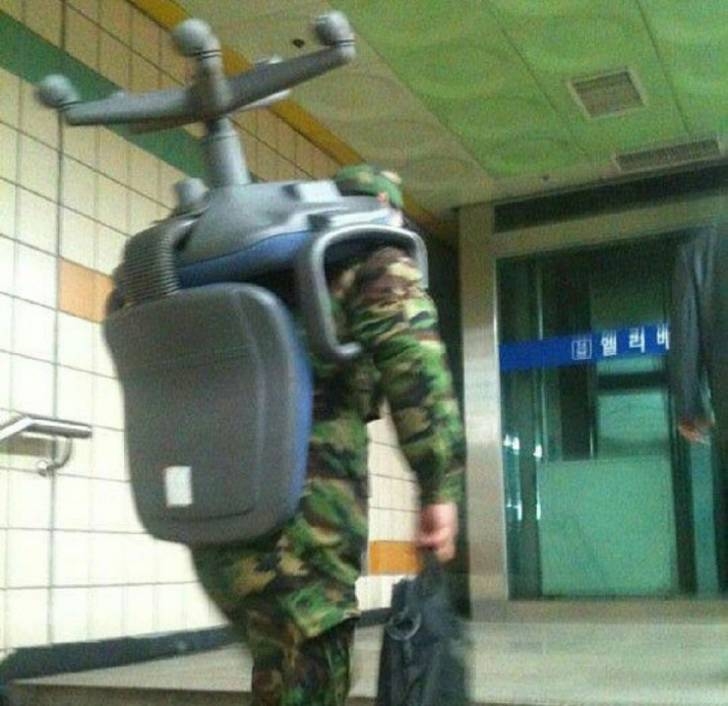 육군에서 새로 출시한 1인용 헬기로 보이는 장비.jpg1