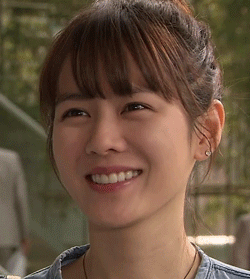 손예진 눈웃음 모음.gif18