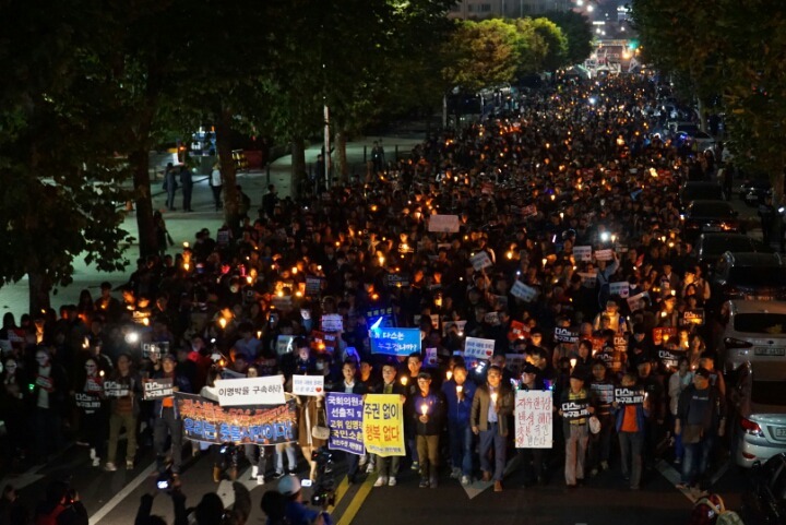 여의도 촛불 파티 후의 도로 상태.jpg1