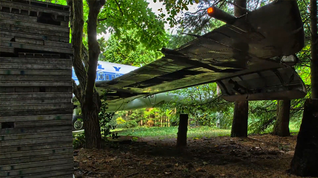 비행기에서 사는 남자.jpg7