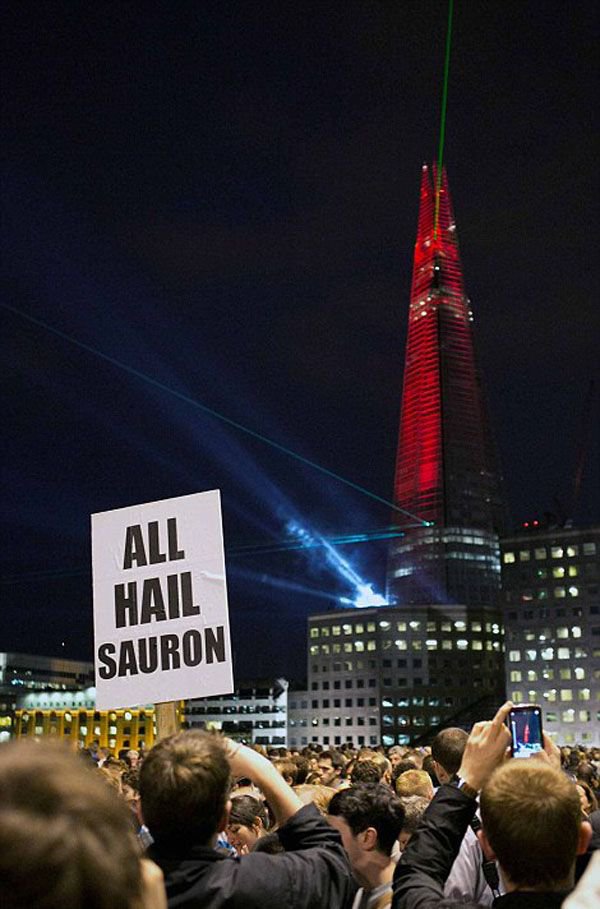 영국의 사우론타워.jpg8