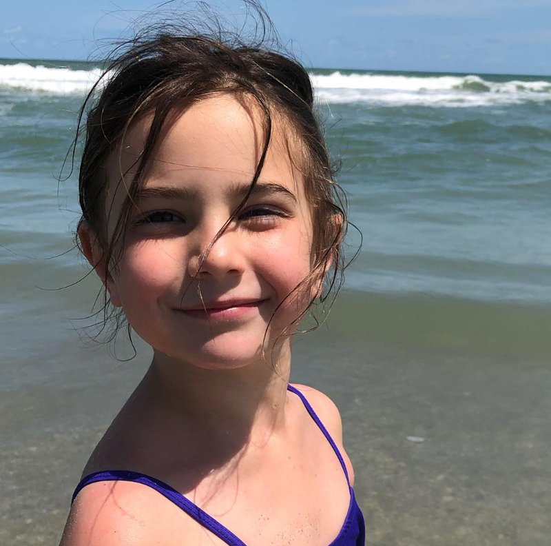 이 세상 유전자가 아닌 아역배우1