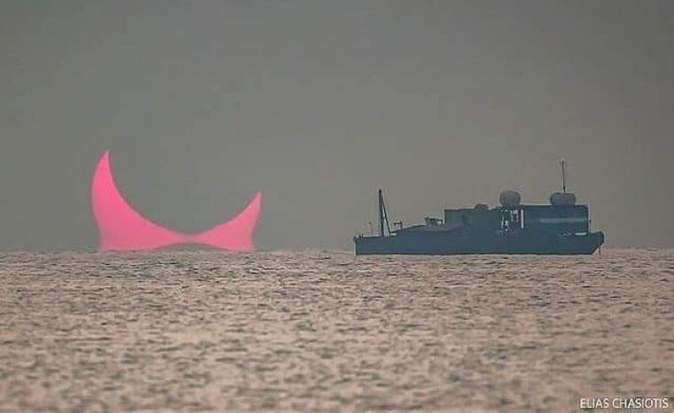 중동에서 찍었다고 하는 일식 일출2